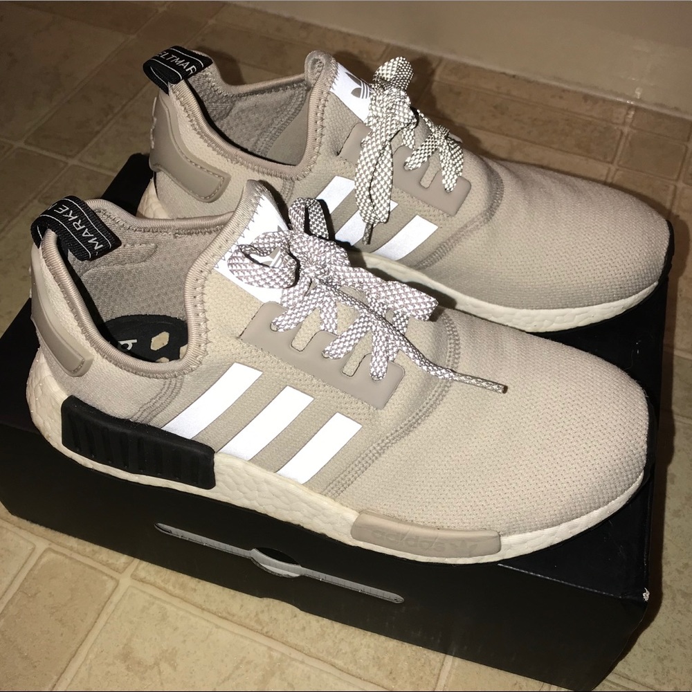 EUC Cream Adidas NMD R1